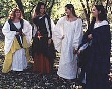 Load image into Gallery viewer, RH302 — Irish Woman's Léine sewing pattern